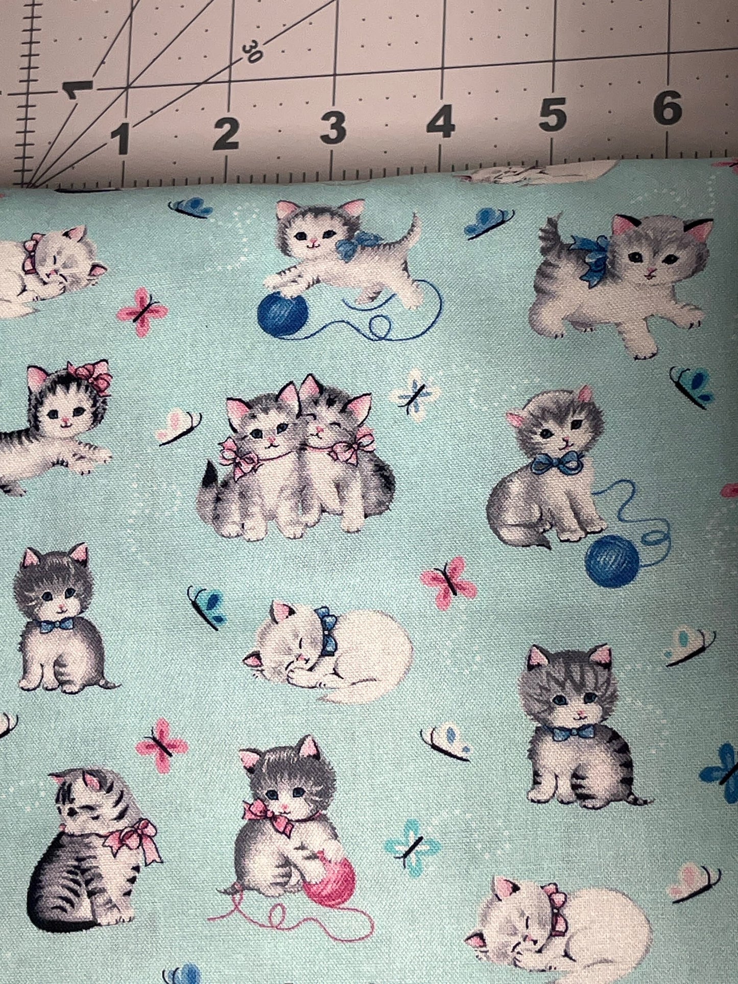 Little Darlings Kittens on Mint Vintage kittens cotton fabric - 100% Cotton - Fabric - Continuous Cuts
