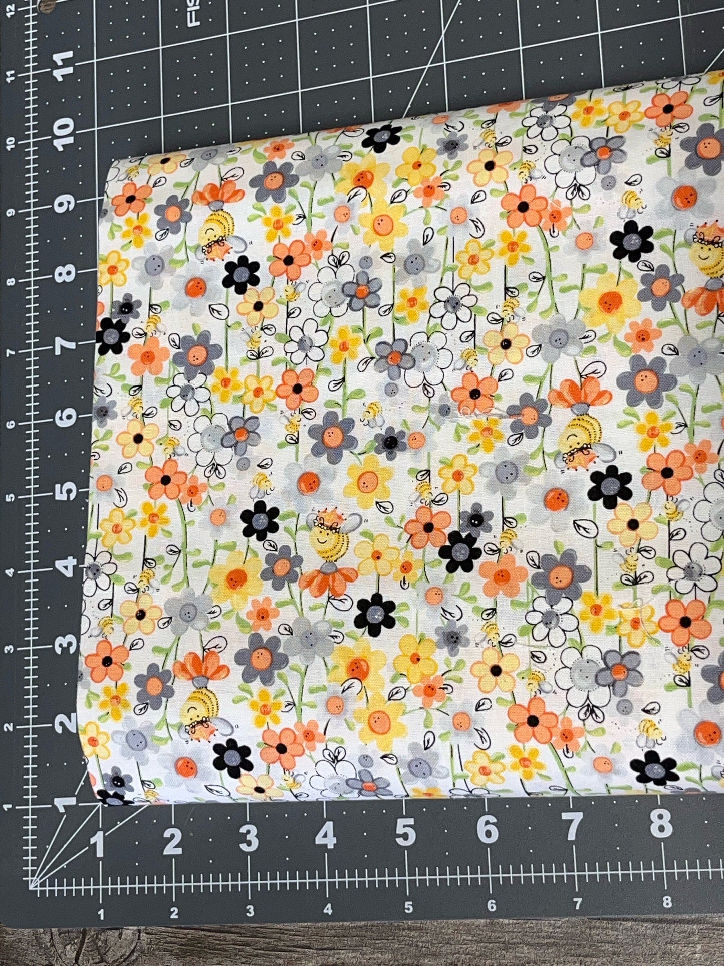 SusyBee Sweet Bees cotton fabric- continuous cuts- 100% Cotton