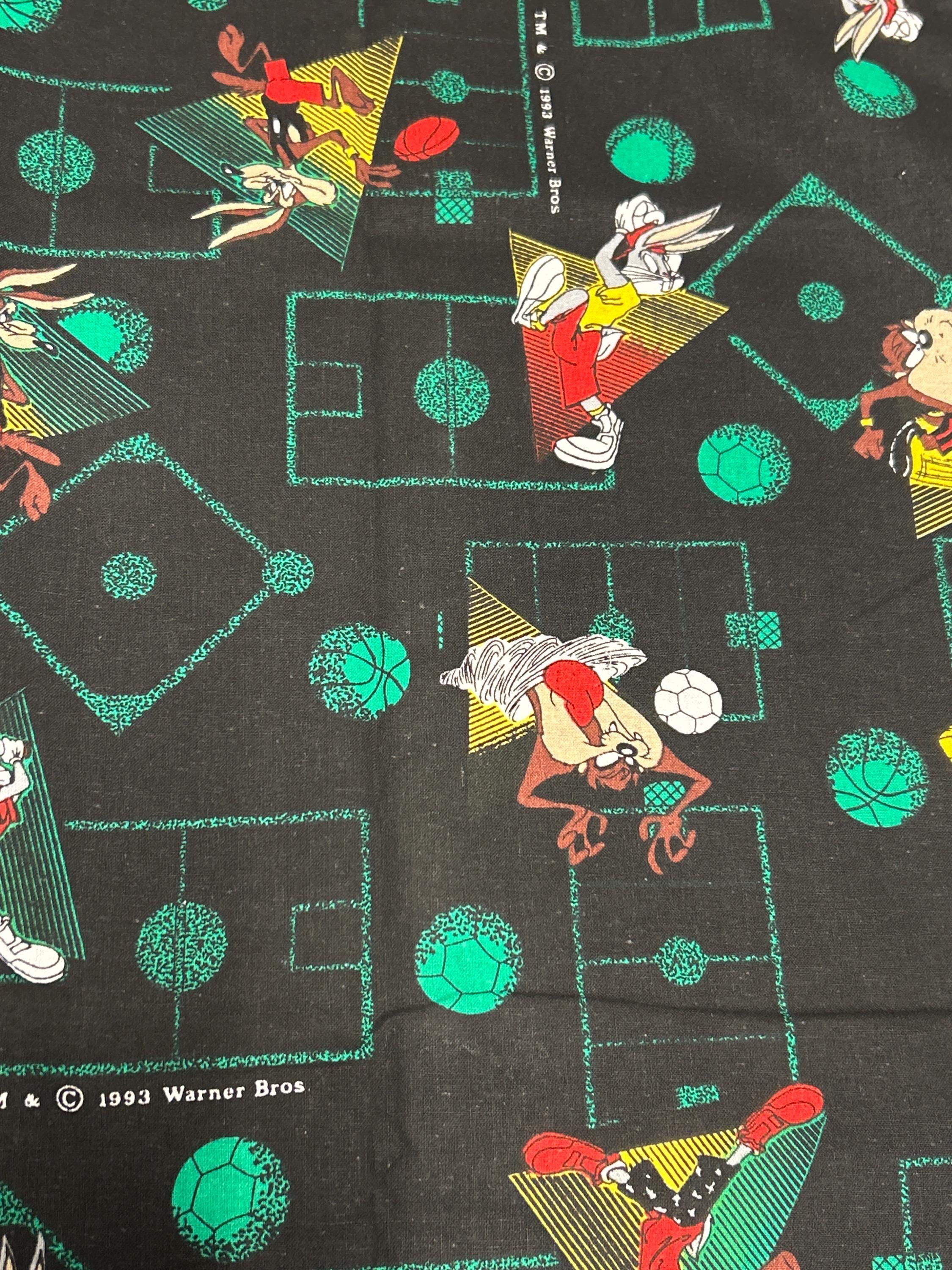 Vintage Looney Toons 1993 Cotton fabric- - 100% Cotton - continuous cuts- Licensed Fabric